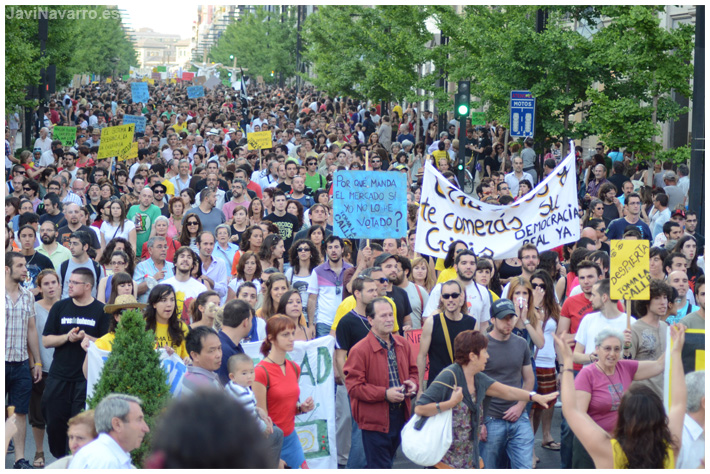 Manifestación Democracia real ya en Granada || Nikon D7000 | 1/200s | f/4 | ISO 800 | a pulso